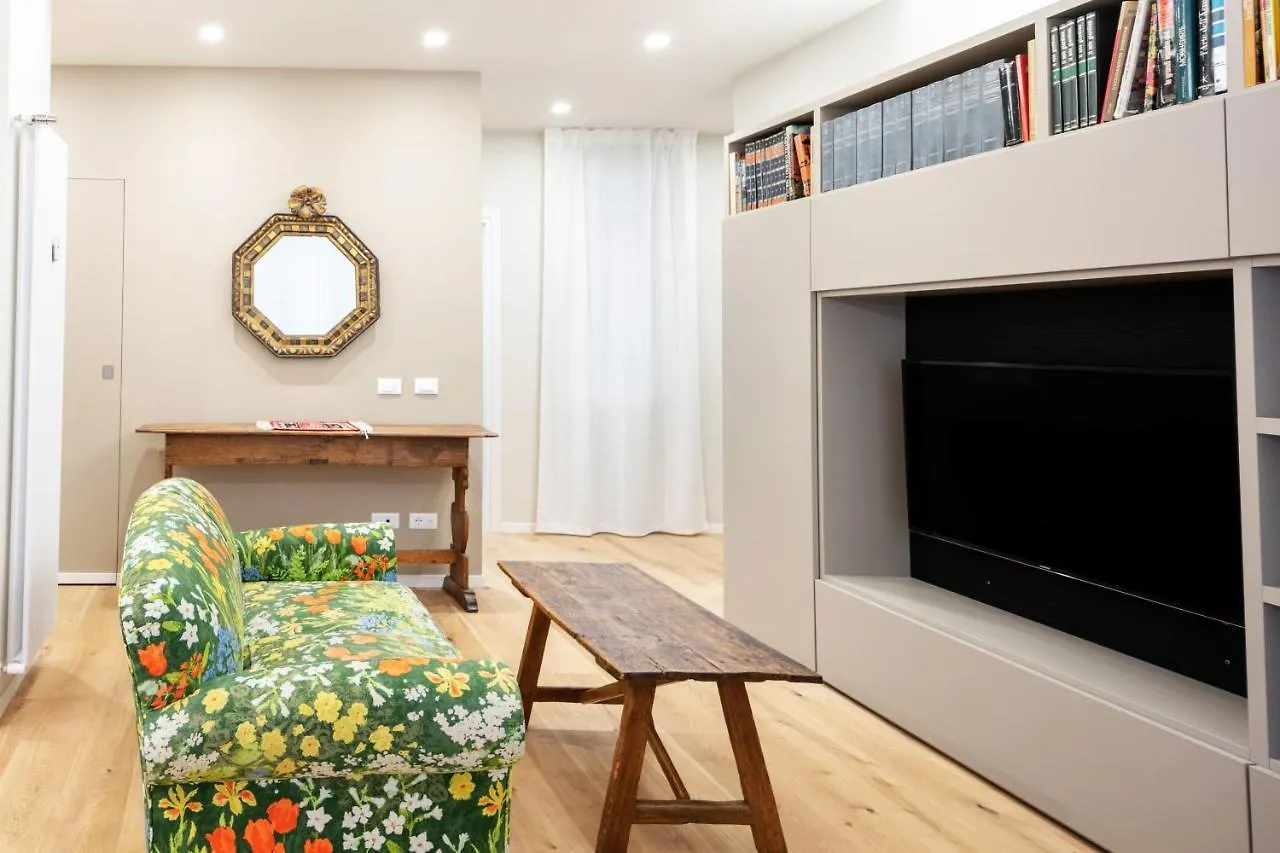 Giovanni Angelico Wood And Design Apartment Florence
