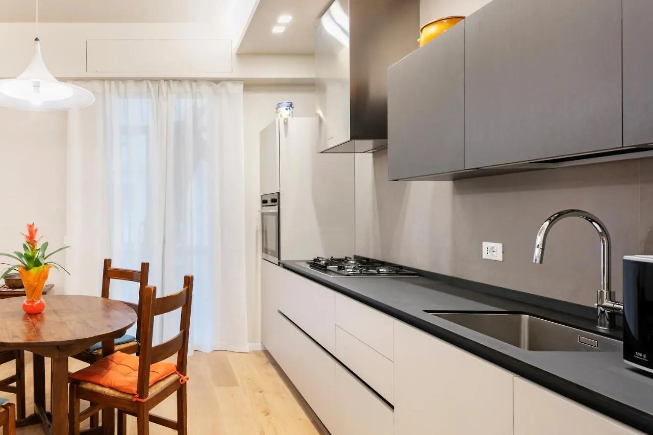Giovanni Angelico Wood And Design Apartment Florence