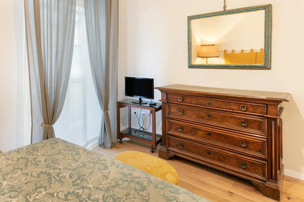 Giovanni Angelico Wood And Design Apartment Florence Italy